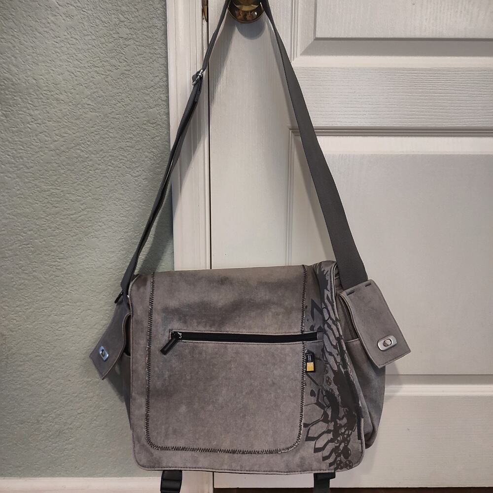 Case Logic Gray Messenger Bag ID CL-MB-01